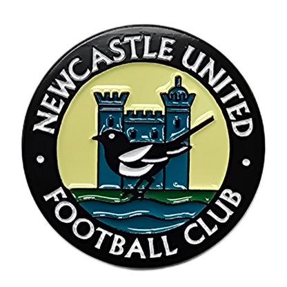Newcastle United FC Retro 76-83 Crest Keyring & Badge Set